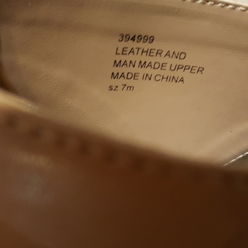 New In Box IMAN Camel & Gold Pumps Zip in Back. 7 - Picture 7 of 8